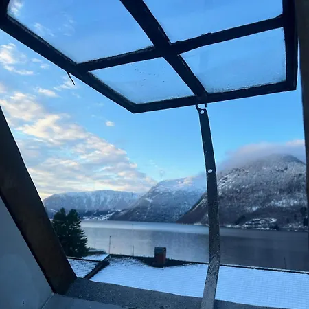 Huset Vart Bed & Breakfast Hornindal